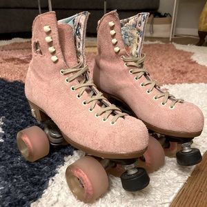 Strawberry Lolly Moxi Skates Size 7